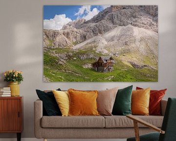 Berghut in de Dolomieten - Italië van Bianca Kramer