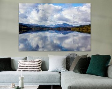 Weerspiegeling Loch Eil - Schotland van Amber Koehoorn