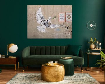 Pigeon de la paix en gilet pare-balles par Banksy sur Teun Janssen