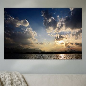 Wolken boven het alpenmeer