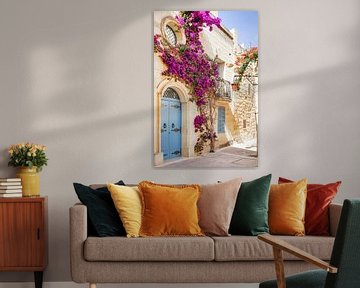 Streetscape with flowers in Malta by Evelien Oerlemans