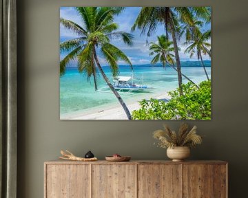 Palmbomen, turquoise zee en strand in Siquijor, de Filipijnen van Teun Janssen