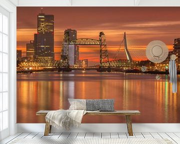 Oranje zonsondergang in Rotterdam van Ilya Korzelius