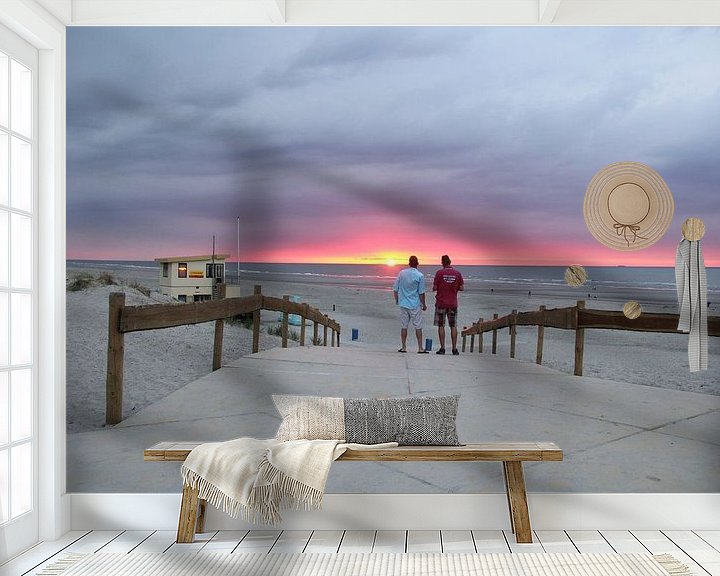 Sfeerimpressie behang: Zonsondergang op het strand van Sander de Jong
