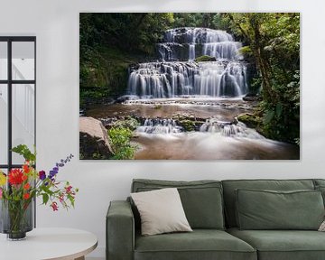 Purakaunui Falls in Nieuw-Zeeland van Linda Schouw