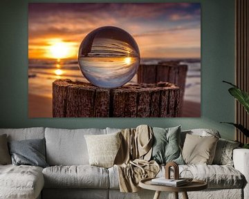 Zonsondergang in glazenbol van peterheinspictures