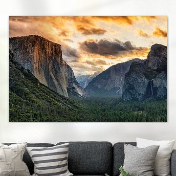 Tunnel View with El Capitan at sunrise, Yosemite National Park, California, USA by Markus Lange