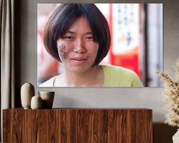 Portret van Chinese vrouw met litteken van André van Bel