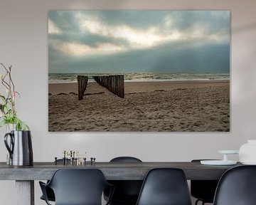 zoutelande strand met paalhoofden van anne droogsma