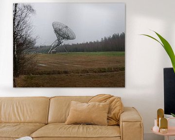 Un radiotélescope dans la nature près de Westerbork sur L Swinkels