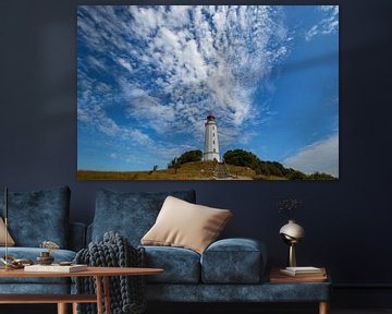 Schäfchenwolken über dem Leuchtturm auf der Insel Hiddensee