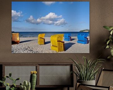 blauwe en gele strandstoelen in Binz van GH Foto & Artdesign