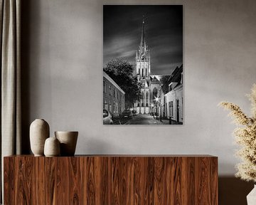 Sint Nicolaas Basiliek te IJsselstein bij avond in zwartwit van Tony Buijse
