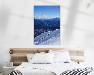 Sneeuw in de zomer met uitzicht op Innsbruck en de Serles, Tirol (Oostenrijk) van Kelly Alblas