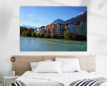Kleurige huizen aan de Inn in Innsbruck, Tirol (Oostenrijk) van Kelly Alblas