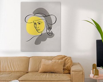 Vrouw met hoed lijn-tekening met drie organische vormen in geel en grijs van Tanja Udelhofen
