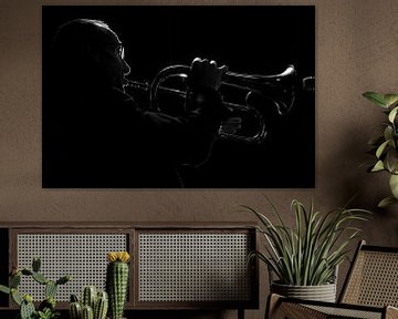 Muzikant  zwart wit silhouet van Marcel Kelfkens