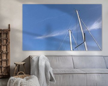 Mast van boten met blauwe lucht van Percy's fotografie