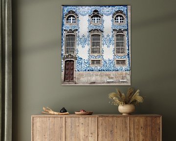 Facade decorated with blue and white tiles (azulejos) of the igreja do Carmo church in Porto, North 