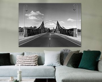 Die Strasse nach Berlin an der Glienicker Brücke