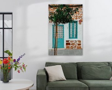 turquoise deur en raam blauw| lief klein huis in Ibiza | kleurrijke reisfotografie van Lisanne Koopmans