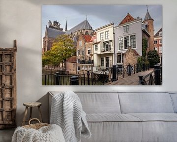 Pelserbrug en grachtenpanden langs de Voorstraathaven in Dordrecht van Peter de Kievith Fotografie