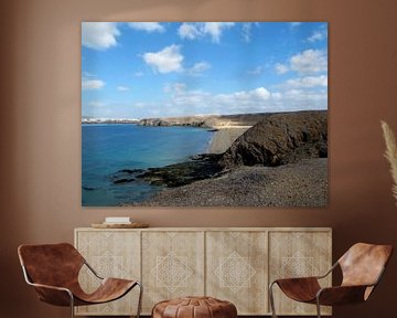 Scenic coastline viewed from the cliffs and a beach van Eef Bouman