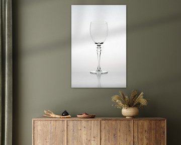 High key image of a wine glass by Kim Willems