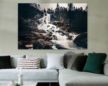 Schöner großer Wasserfall in schweden Vassbotten Älgafallet von Fotos by Jan Wehnert