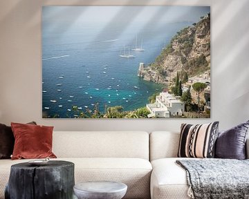 Boten in de haven in de Amalfikust in Italië van Esther esbes - kleurrijke reisfotografie
