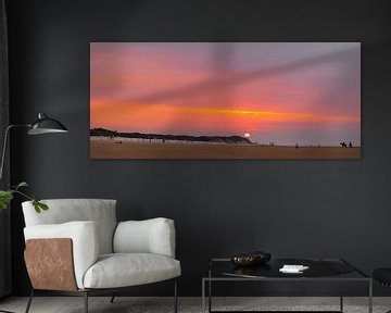 Strand Vrouwenpolder met ondergaande zon van Percy's fotografie