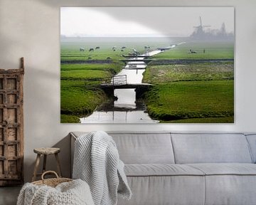 Typisch Hollands polderlandschap met koeien en molens in Leimuiden van Peter de Kievith Fotografie