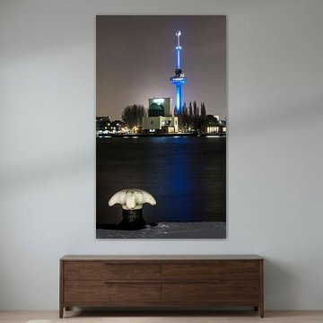 De Euromast in blauw