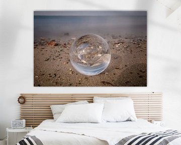 Crystalball am Strand von Marc-Sven Kirsch