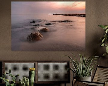 Stenen in de zee voor zonsopgang van Marc-Sven Kirsch