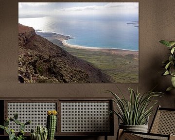 Vue panoramique depuis le mirador del Rio sur l'île de Lanzarote sur Reiner Conrad