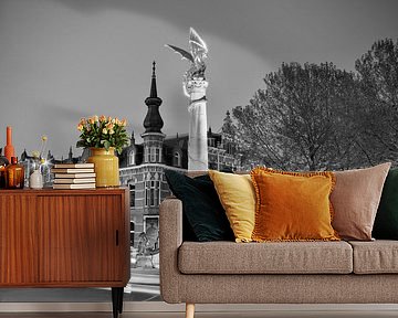 The Dragon Fountain of 's-Hertogenbosch in black and white by Den Bosch aan de Muur