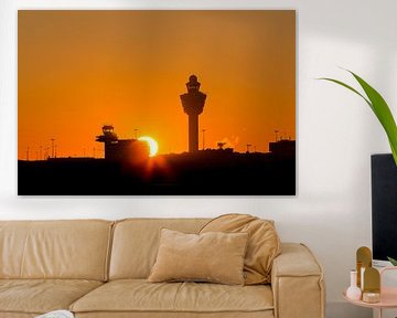 Sunset at Amsterdam Schiphol Airport (AMS) van Marcel van den Bos