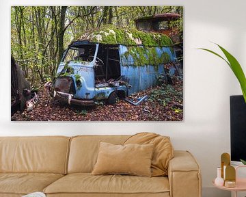 Abandoned Van in the Woods. by Roman Robroek