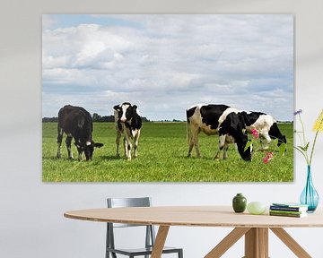 Grazende koeien in een oerhollands landschap van Robin Verhoef