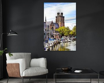 Nouveau port de Dordrecht avec l'église Onze Lieve Vrouw Pays-Bas
