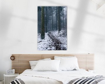 Schnee in einem kalten Wald von Albert Lamme