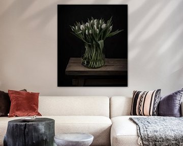 Stillleben weiße Tulpen in einer Vase