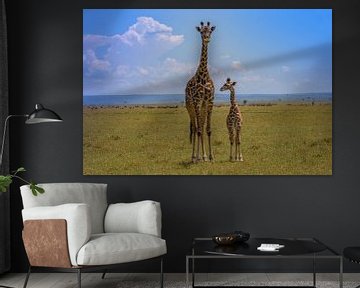 Moeder giraffe met kind van Peter Michel