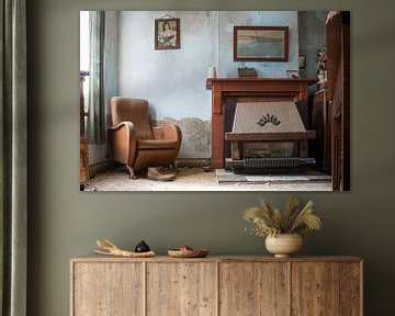 Sitting area in an abandoned house by Tim Vlielander
