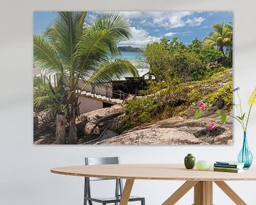 Zandstrand op het eiland Praslin van de Seychellen van Reiner Conrad