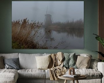 Molen Kinderdijk in de mist van Merijn Loch