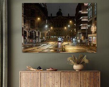 Avondklok in Amsterdam - Raadhuisstraat met Paleis op de Dam van Renzo Gerritsen