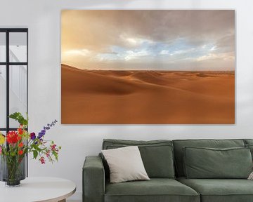Zonsondergang Sahara woestijn (Erg Chegaga -Marokko) van Marcel Kerdijk