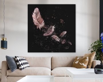 Sieben rosa Flamingo Federn gegen dunklen Hintergrund von Emiel de Lange